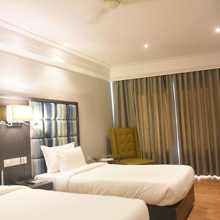 Hotel Accord Premier Raigarh Esterno foto