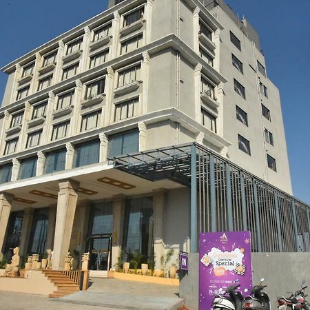 Hotel Accord Premier Raigarh Esterno foto