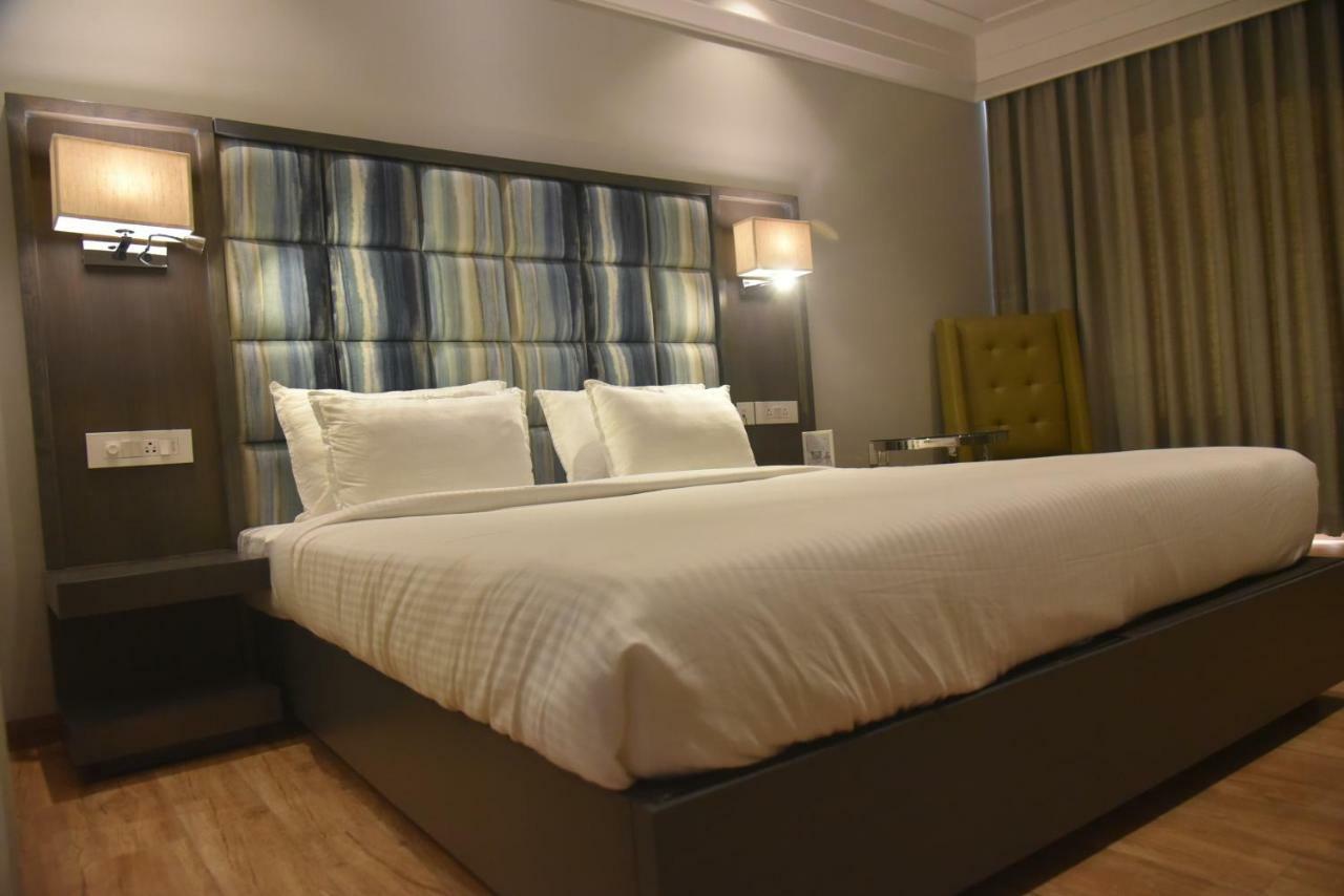 Hotel Accord Premier Raigarh Esterno foto